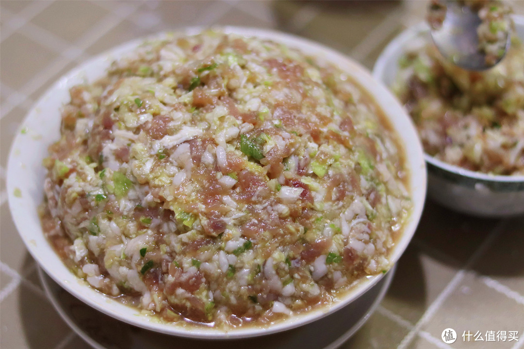 退休老妈包的猪肉白菜饺子,让我找到好吃的秘诀了,饱满味道香